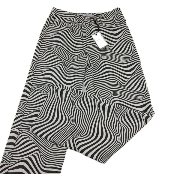 Forever 21 Premium Straight Leg Jeans Women's Size 27 Black White Abstract Print - Picture 1 of 8